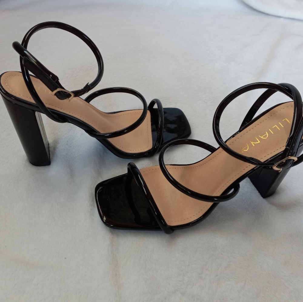 Perfect condition Liliana black size 8.5